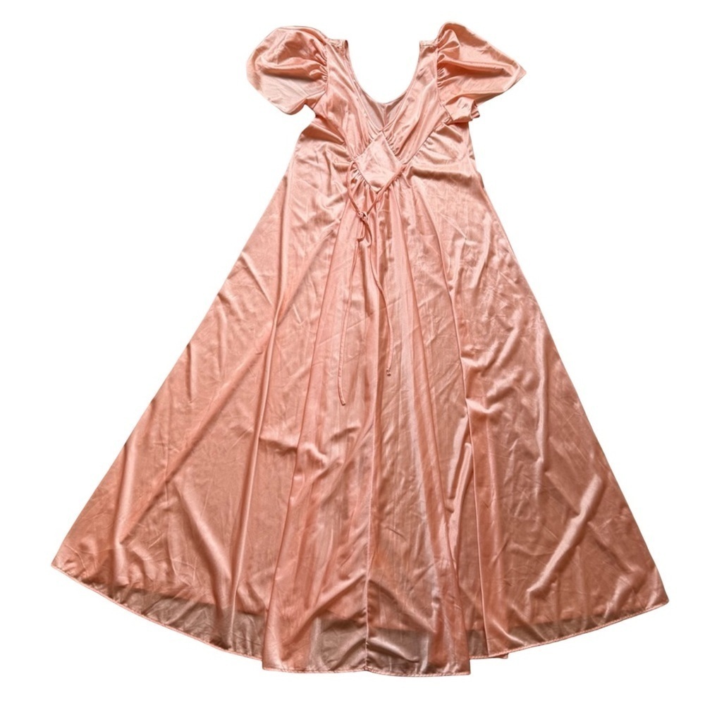 Dorsay Vintage 70s Peach Satin Chemise with V-Neck and A-Line Silhouette Size S